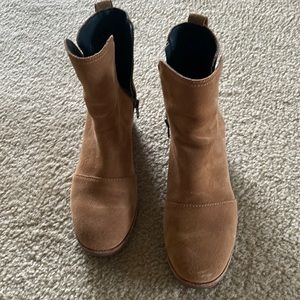 Sorel heeled boots size 7
